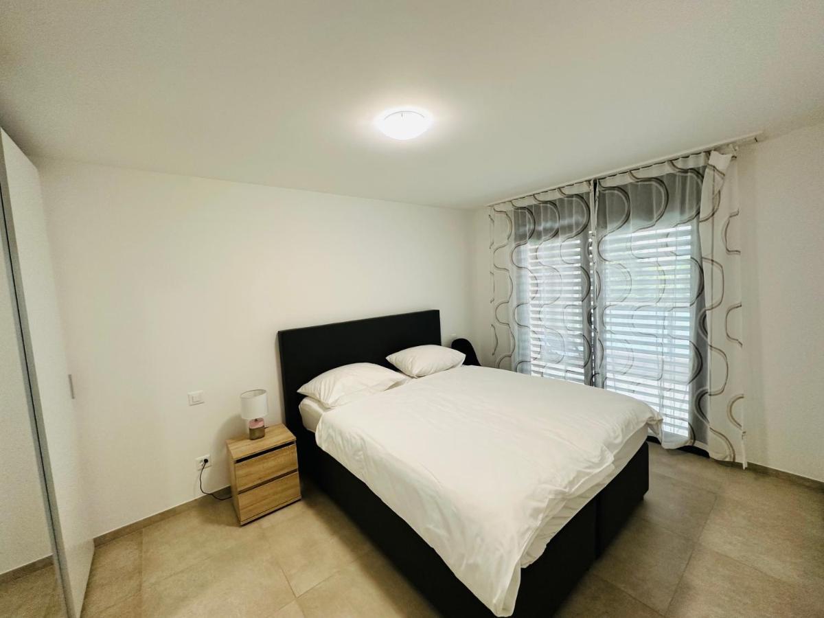 Residenza Diamante Apartment โลการ์โน ภายนอก รูปภาพ