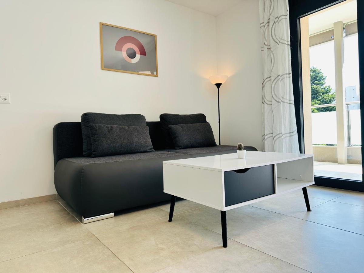 Residenza Diamante Apartment โลการ์โน ภายนอก รูปภาพ